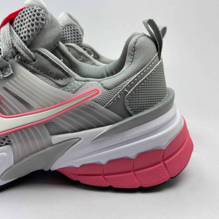 کتونی نایکی وی تو کی ران طوسی | Nike V2KRUN